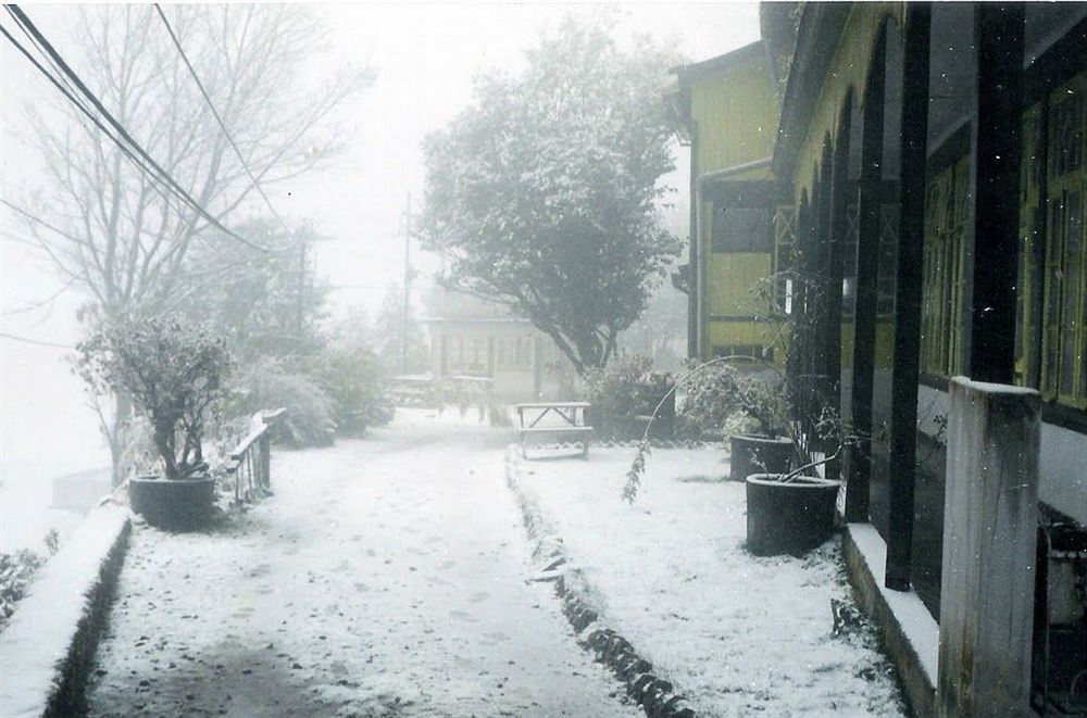 Old - Main Bellevue Heritage Hotel Darjeeling  Exterior photo