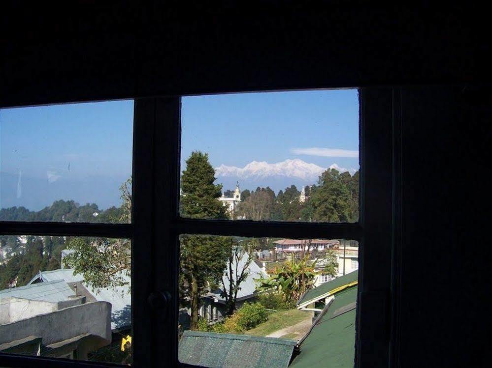 Old - Main Bellevue Heritage Hotel Darjeeling  Exterior photo